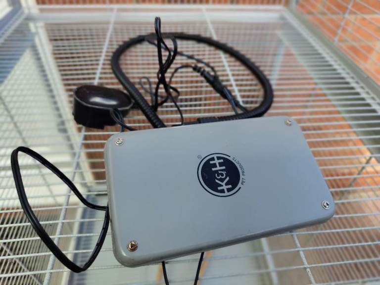 Bird Cage Heater and water dispenser