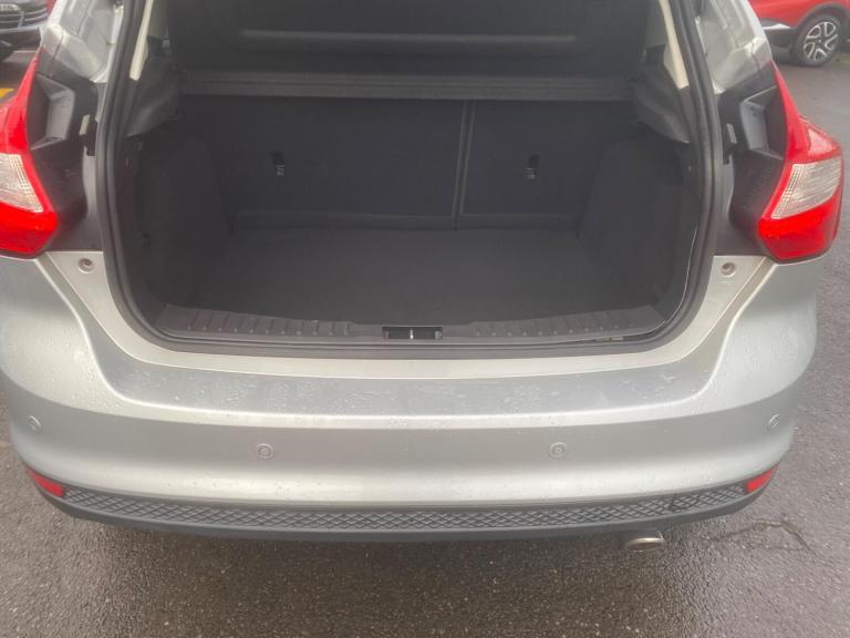 2011 Ford Focus 1.6T EcoBoost Titanium X Euro 5 (s/s) 5dr HATCHBACK Petrol Manual