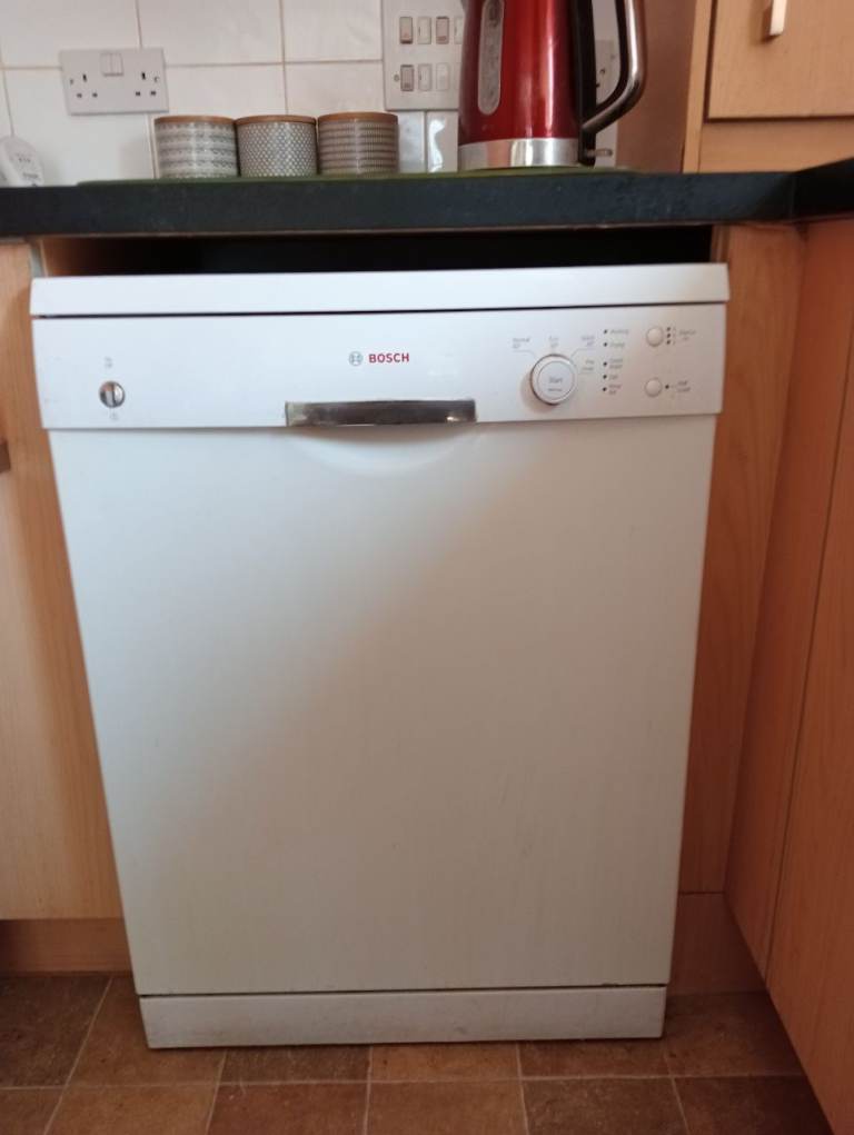 Bosch Dishwasher – White, Good Working Order