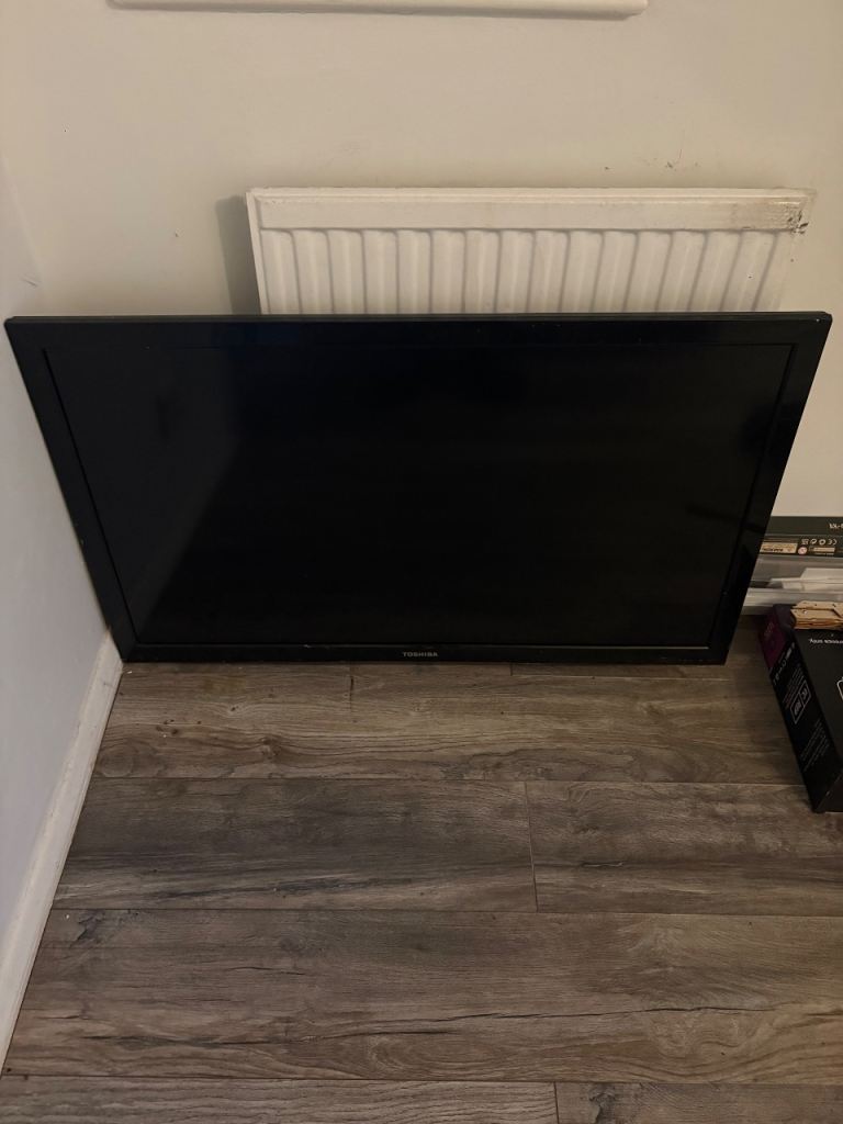 Toshiba 32’ TV