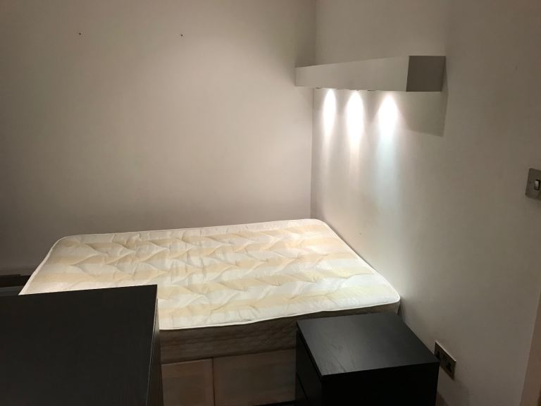 1 BED LUXURY APARTMENT NEXT TO DEWSBURY HOSPITAL **WITH PARKING**