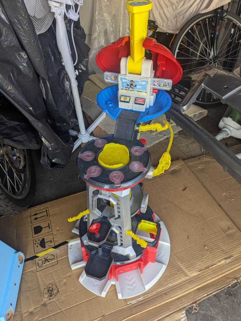 FREE PAW PATROL MIGHTY LOOK OUT TOWER 