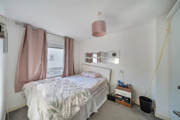 Single room in Copper Quarter SA1