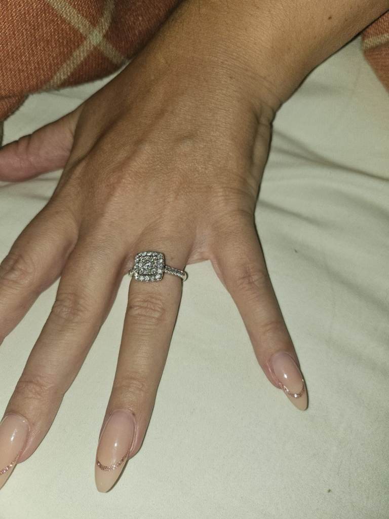 White gold size Q 1 carrot certified diamond ring good condition 