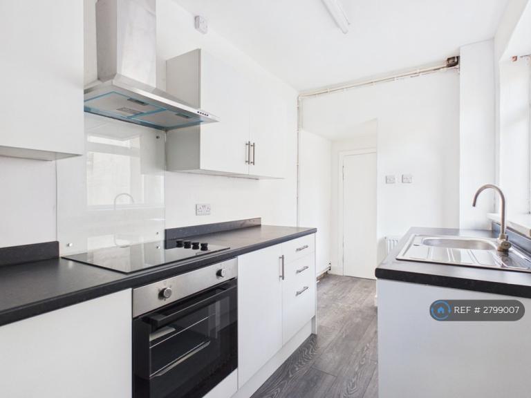 2 bedroom house in Hampton Road, Stockton-On-Tees, TS18 (2 bed) (#2799007)