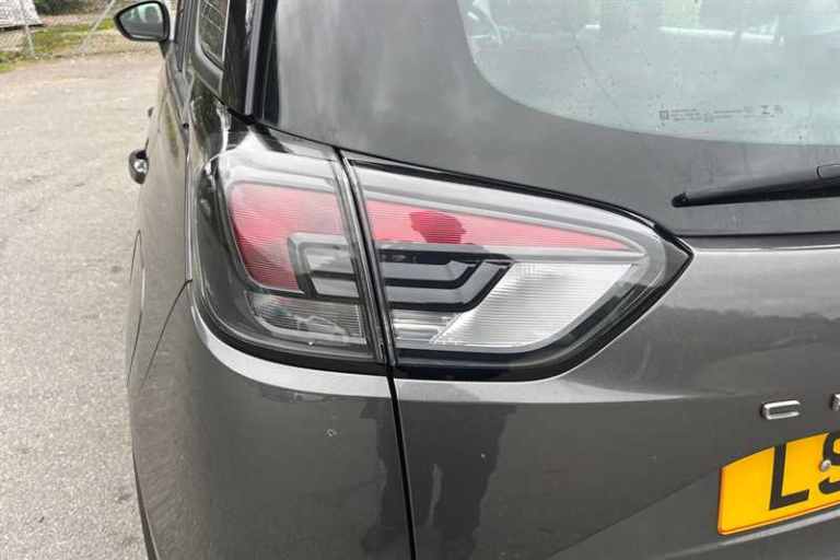 2021 Vauxhall Crossland 1.2i (83 PS) SE 5 Door Petrol SUV *** 1 Private Owner from New *** SUV Pe...