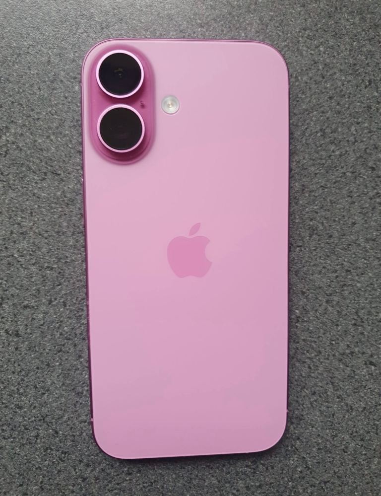 iPhone 16 pink 