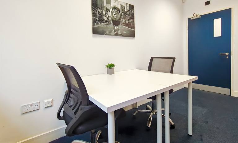 Huddersfield - HD1 1LN \ Small Office Space for Rent