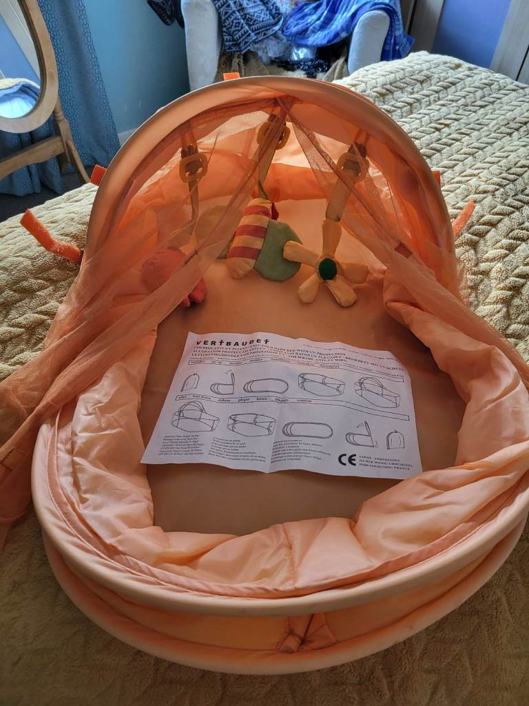 Pop up folding baby sleeping pod