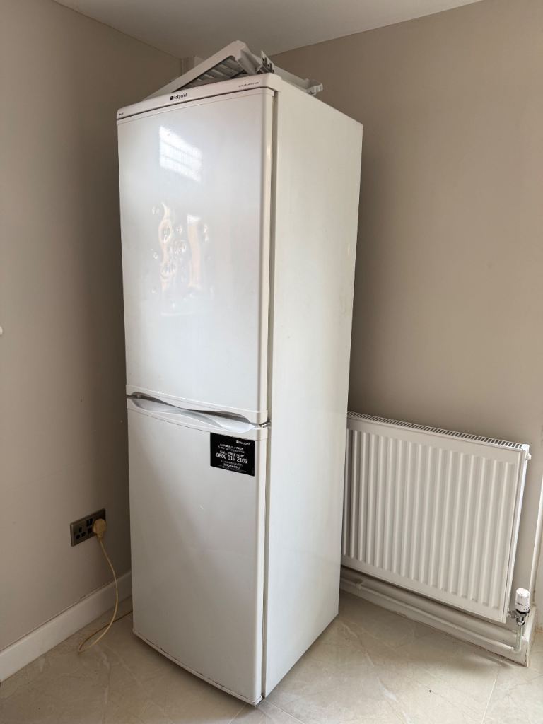 Hotpoint RFAA52 Fridge Freezer - White, Good Condition £80