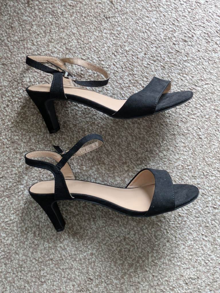 Barely There Sandals x 2 pair