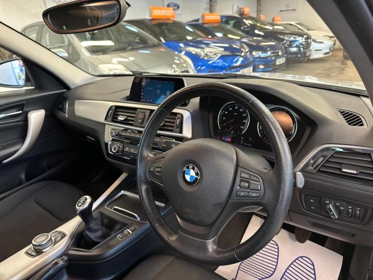 BMW 1 SERIES 1.5 118i SE Euro 6 (s/s) 5dr 2018