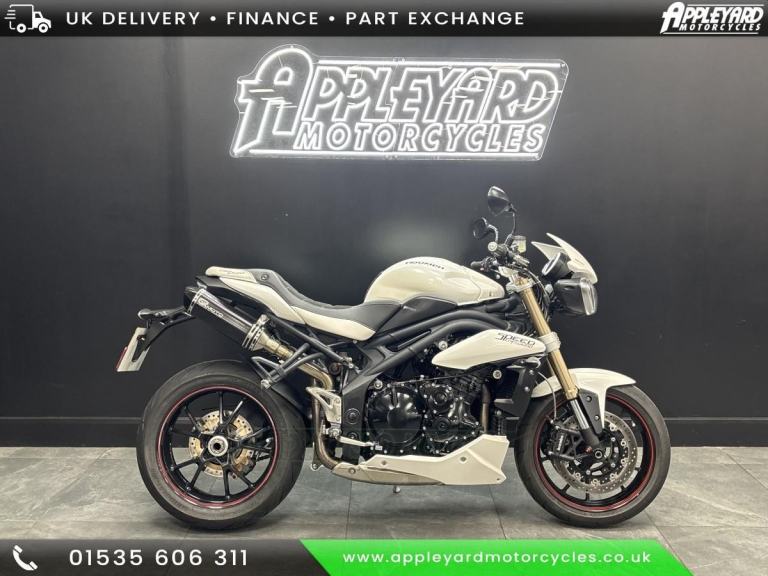 TRIUMPH SPEED TRIPLE 1050