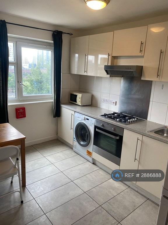 3 bedroom flat in Cropley Court, London, N1 (3 bed) (#2886888)