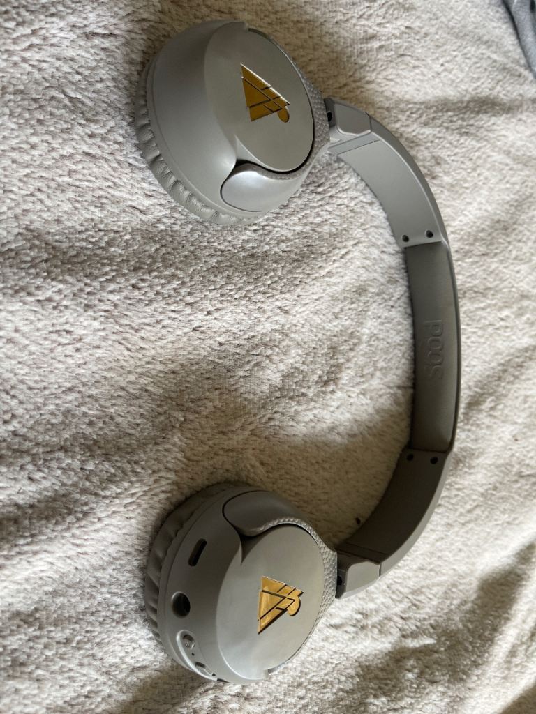 Pogs Bluetooth overear headphones 