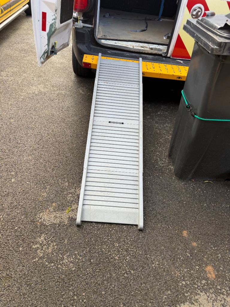 🐕 FOLDING DOG RAMP – 154CM – ONLY £20! 🐾