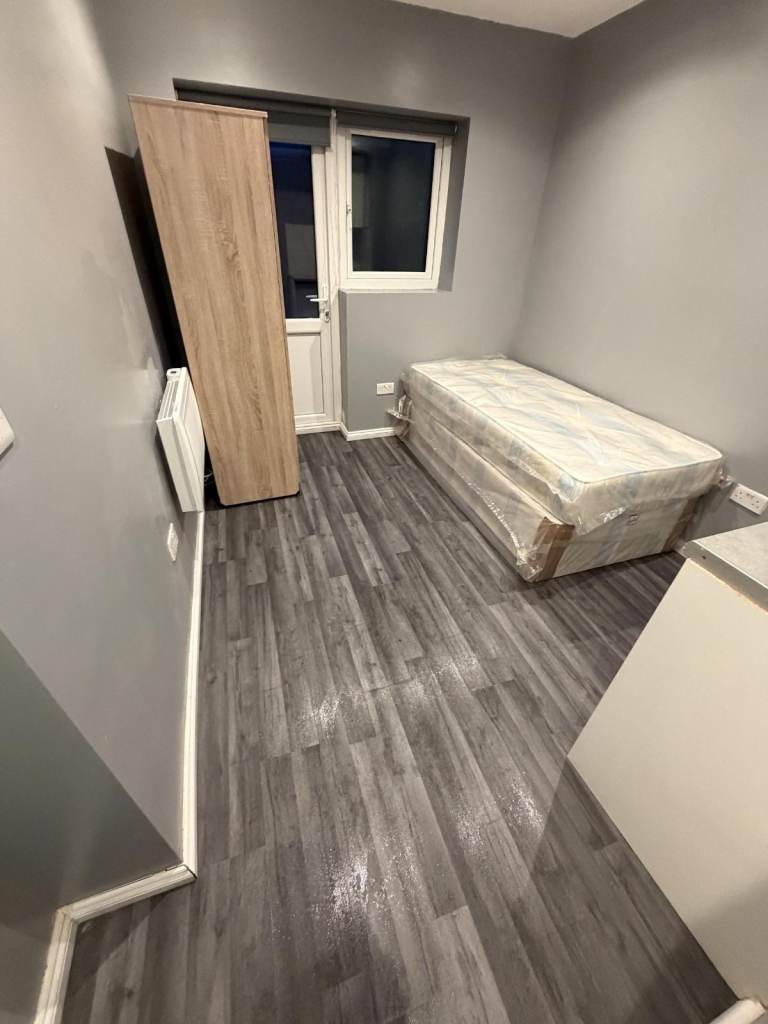 DSS ACCEPTED - Studio Flat Available in, Brow Cl, Bromley, BR5