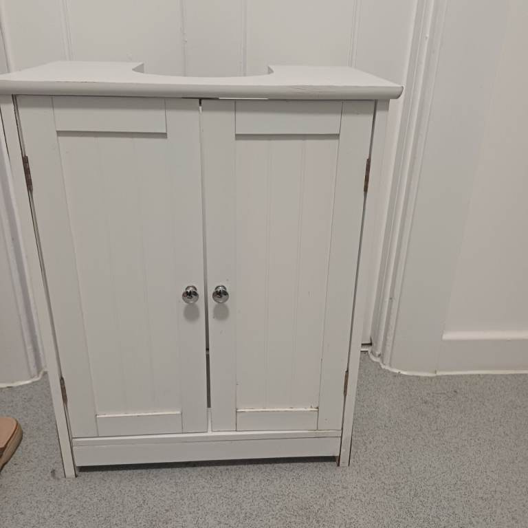 White Bathroom Sink Cabinet Unit with Doors – Good Condition