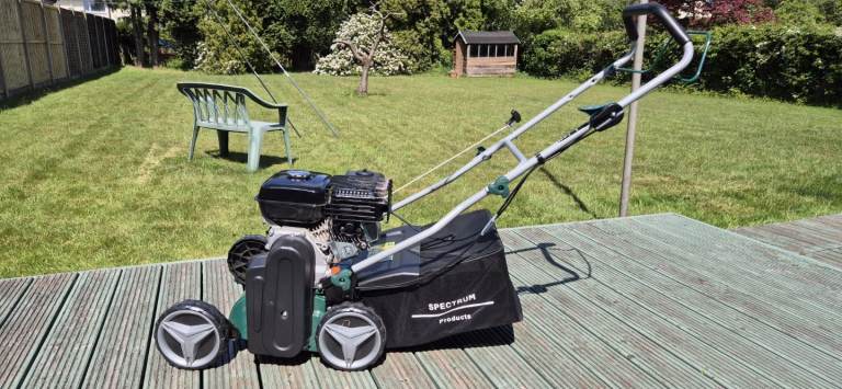Petrol scarifier/aerator