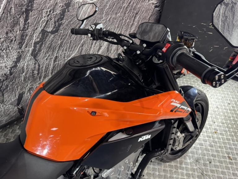 KTM DUKE 790 2023