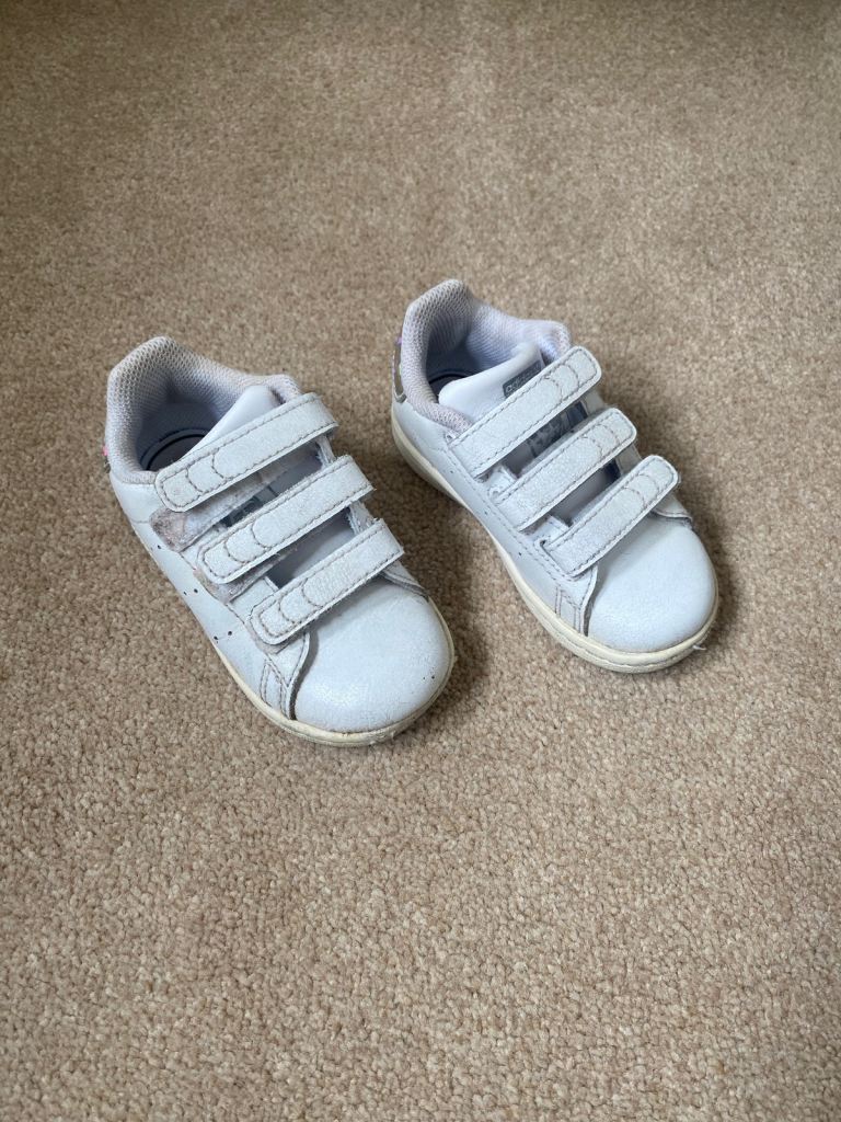 Childrens adidas trainers 6.5 (toddler) 