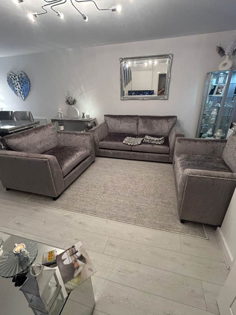 Dfs Sofa and 2 love chairs