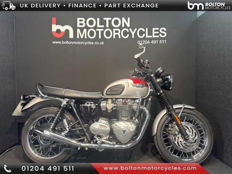 Triumph Bonneville T120 Motorcycle Red