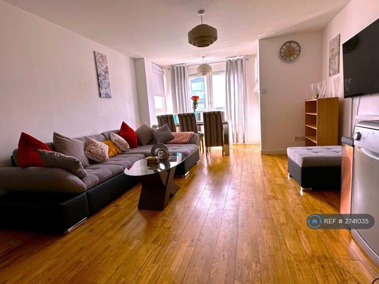 3 bedroom flat in Colonsay View, Edinburgh, EH5 (3 bed) (#2741035)