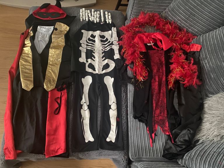 Kids Halloween costumes x3