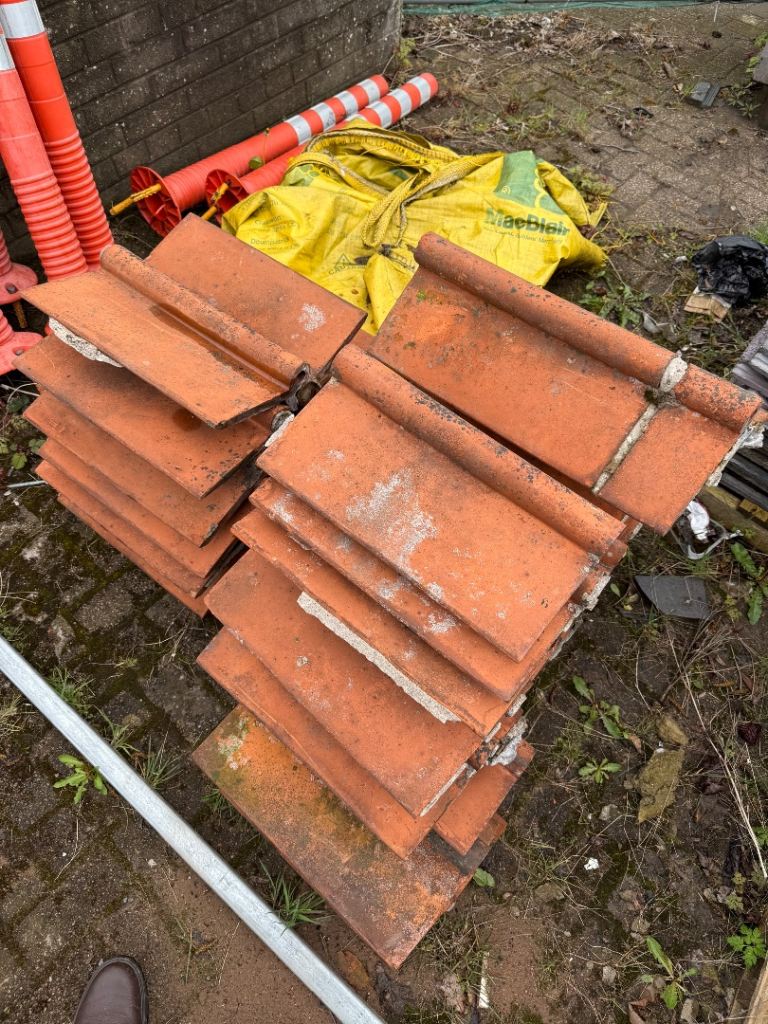 Roll top ridge all same pitch 30 no 