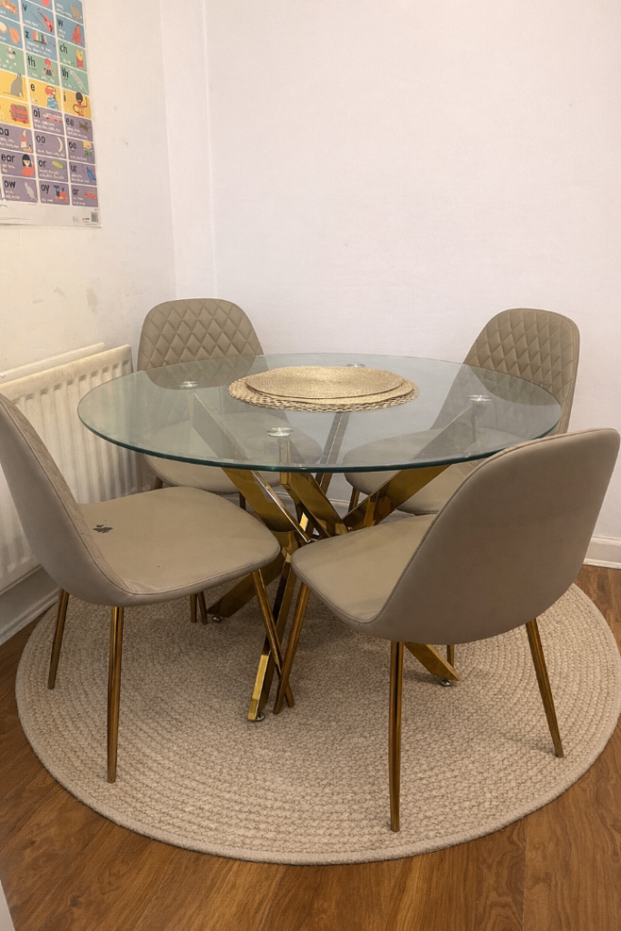 Round Glass Dining Table & 4 Chairs – Modern Scandinavian Style – £150