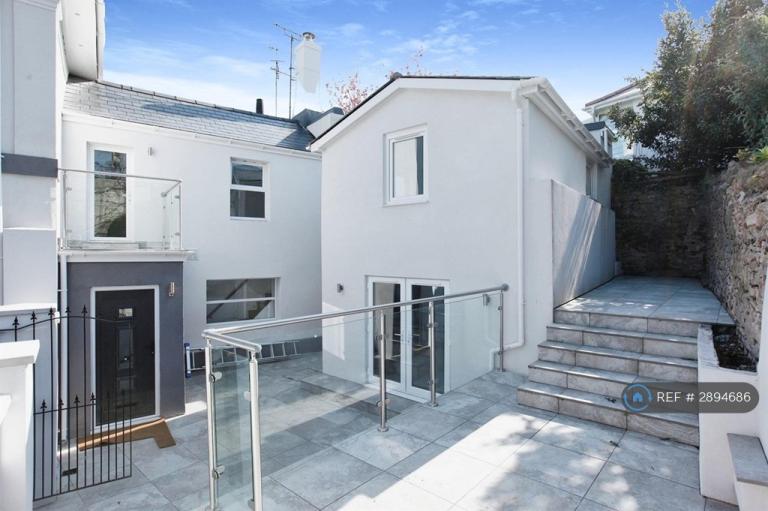 5 bedroom house in Teignmouth Road, Torquay, TQ1 (5 bed) (#2894686)