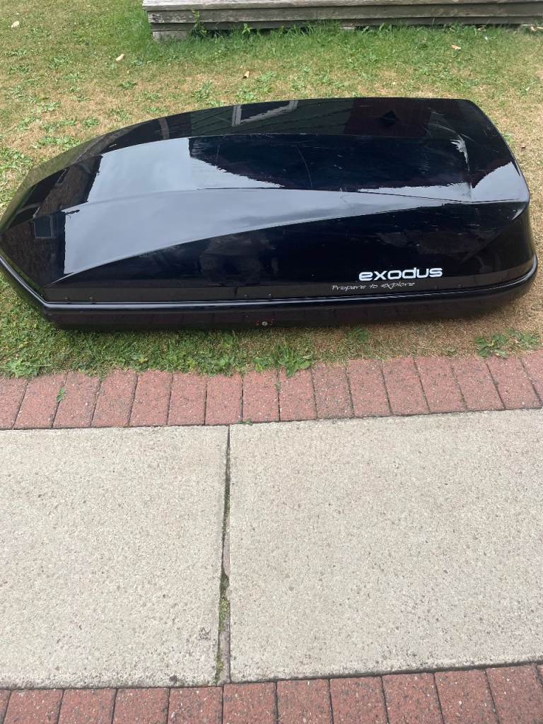 The Exodus 470L roof box (part number 139900)
