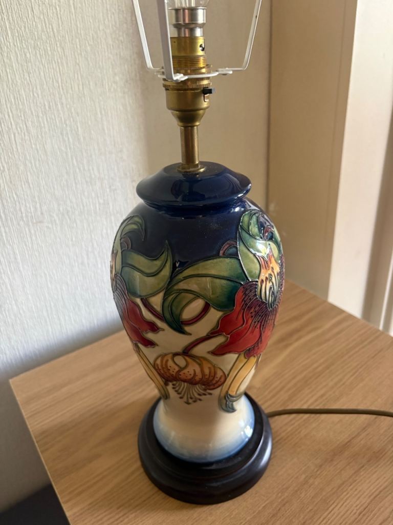 Moorcroft lamp with original shade large size in very good condition 