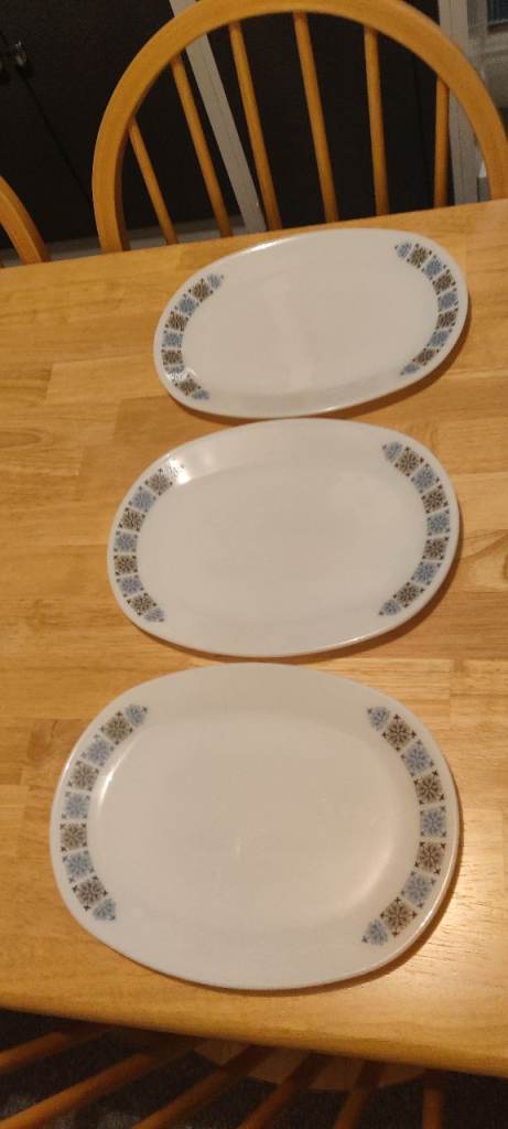 3 x Vintage JAJ Pyrex steak white patterned oval plates 