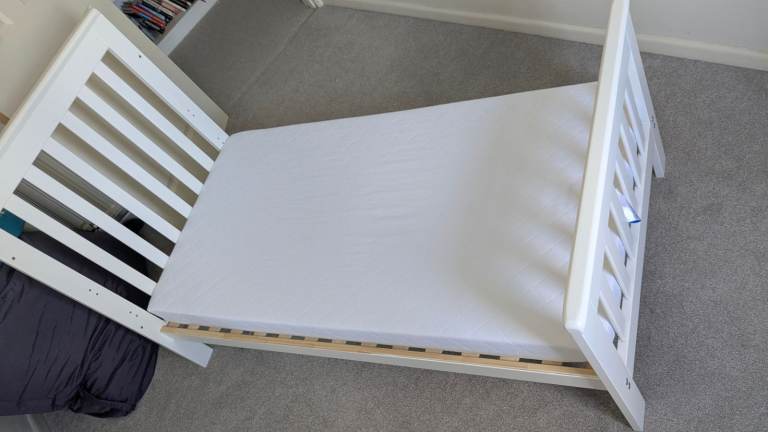 Cotbed