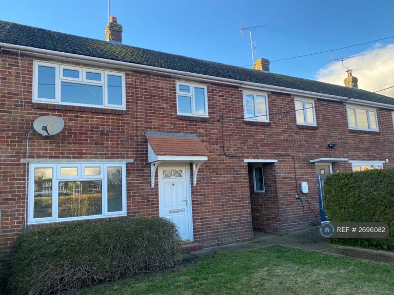 3 bedroom house in Parkhouse Road, Shipton Bellinger, Tidworth, SP9 (3 bed) (#2696082)