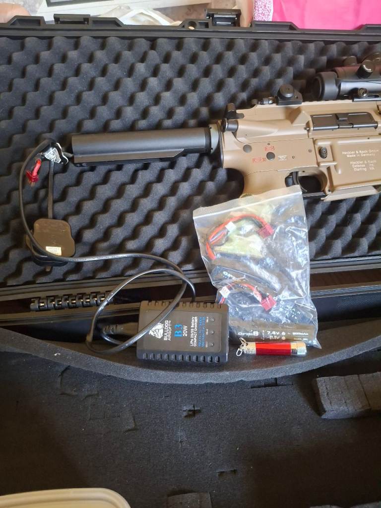 Airsoft Rifle with Case and Accessories – Good Condition