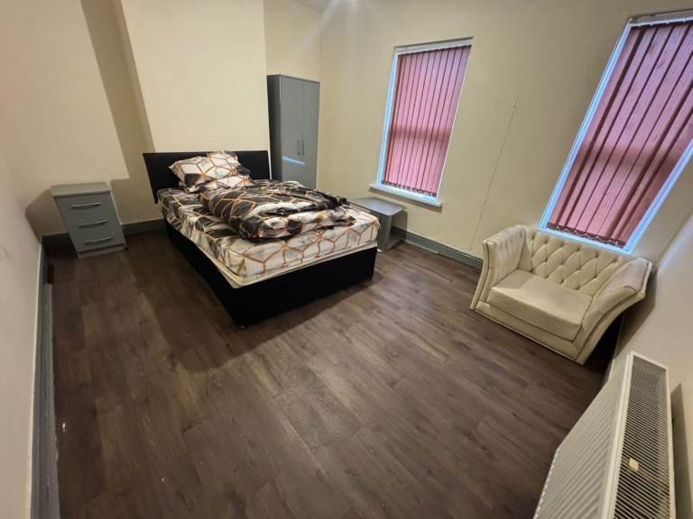 Immediate Move-In! Female-Only Rooms in Handsworth Wood, Birmingham