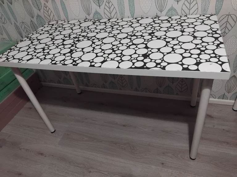 REDUCED!! Stylish Black and White Patterned Desk / Dining Table – Good Condition