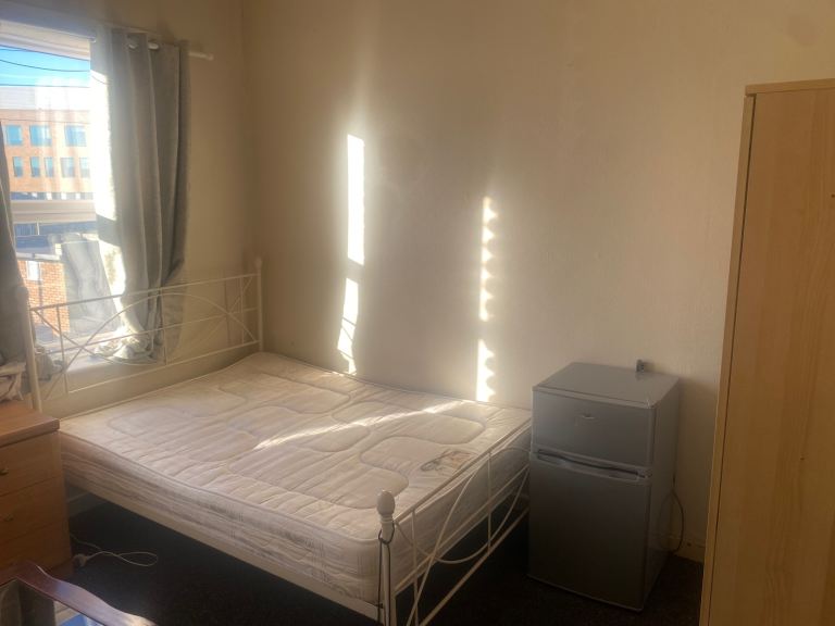 One single room for Rent 