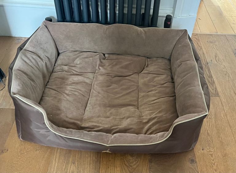 Medium size dog bed padded comfy 