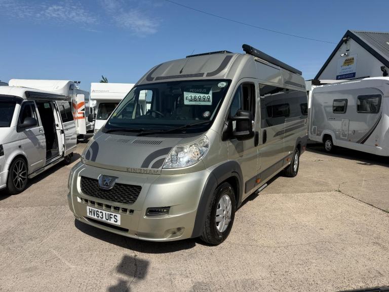 Auto Sleeper Kingham 2 Berth Fixed Bed Side Washroom