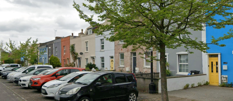 3 Double bed furnished house near city centre.