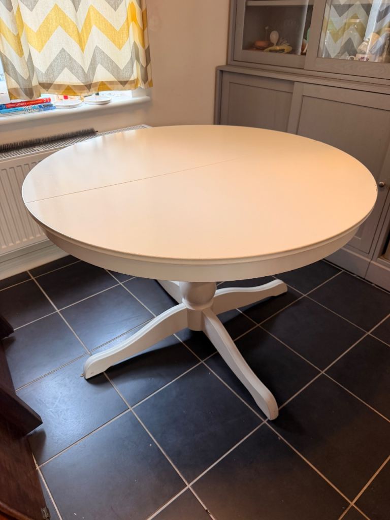 IKEA expandable dining table (seats 4-6)