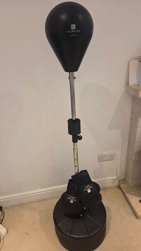 Domyos Free-Standing Boxing Punching Bag with Gloves – As new Condition
