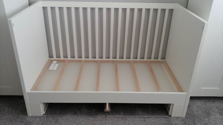 IKEA STUVA Cot Bed White With 2 STUVA GRUNDLIG Drawers & Mattress5