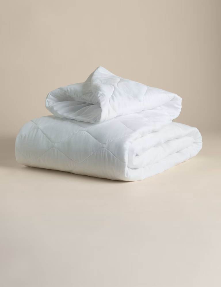 M & S supersoft Washable mattress protector White Single Bed