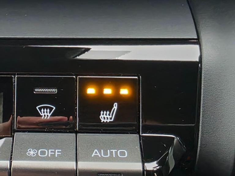 2025 Toyota C-HR 1.8 VVT-h Design SUV 5dr Petrol Hybrid CVT Euro 6 (s/s) (140 ps) HATCHBACK Petro...