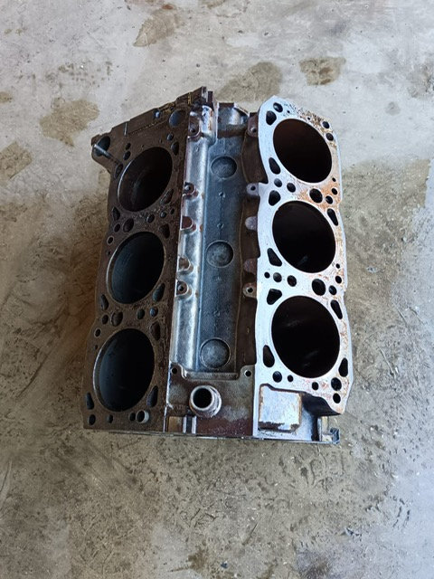 Engine block Fiat 130 3.2